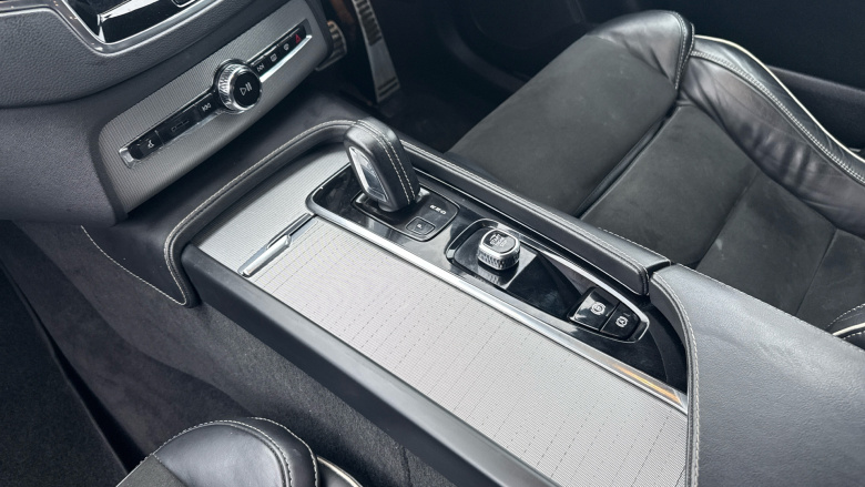 Volvo Xc90 2.0 B5D [235] R DESIGN 5dr AWD Geartronic Diesel Estate